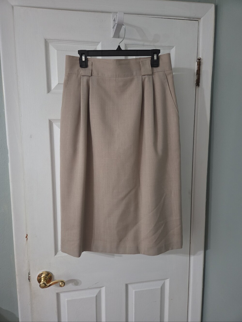 Briggs New York Beige Pencil Skirt with Front Pleats  Made in the USA   16